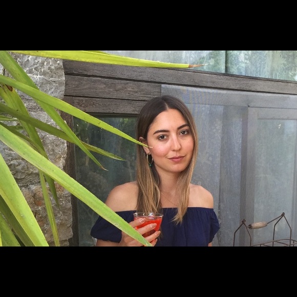 Meet your Posher, Elena - Picture 3 of 5